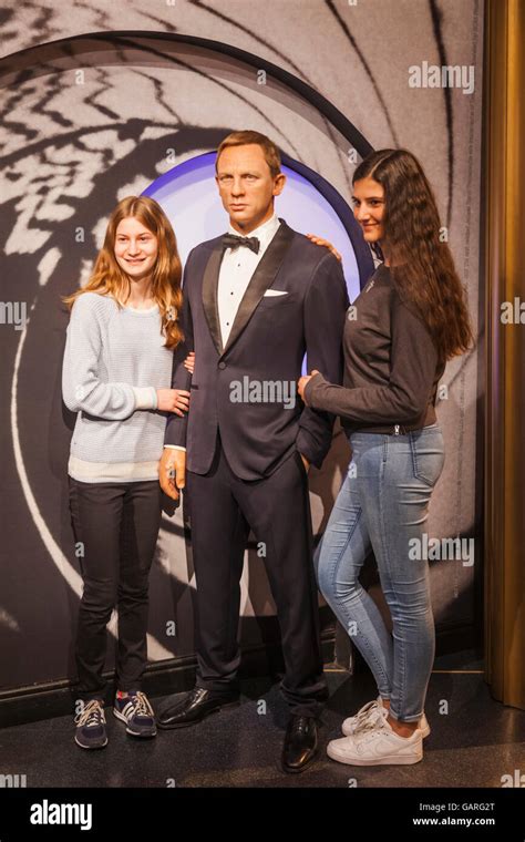 England London Madame Tussauds Tourists Posing With Wax Figure Of