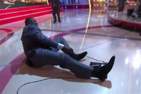 Watch Shaq Take A Dive During 'Inside The NBA' Halftime Report