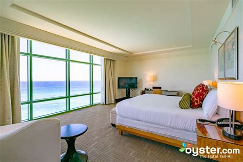 Reef Atlantis One Bedroom Ocean Suite | www.resnooze.com