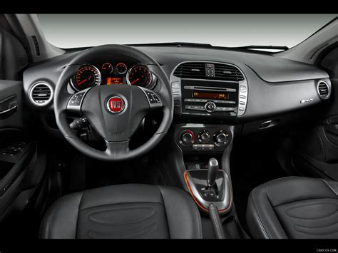 Fiat Bravo Essence 1.8 16V E.torQ Dualogic | Interior