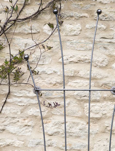Barrington Honeysuckle Trellis | Garden Trading
