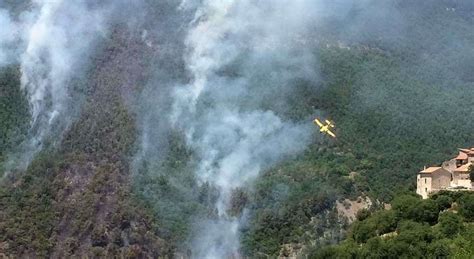 Terni Nuovo Incendio A Polino In Azione Due Canadair Brucia Anche