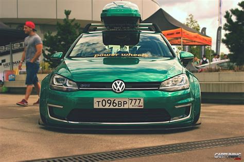 Stanced Volkswagen Golf Mk7 3dr Front