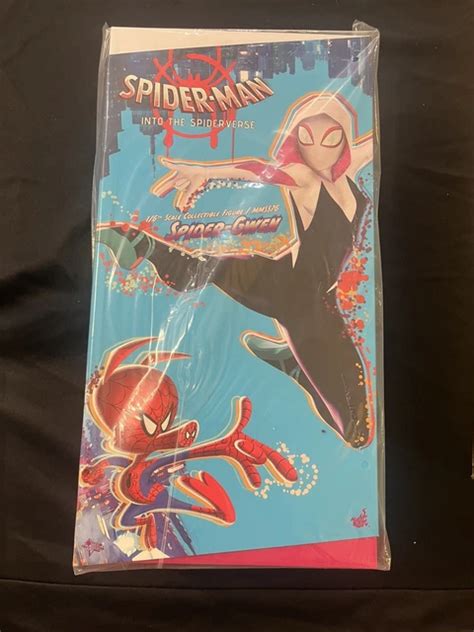 Hot Toys Spider Man Into The Spider Verse Spider Gwen In Action