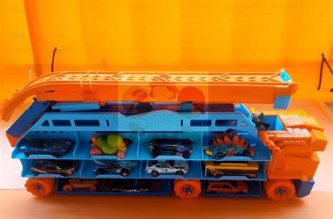 Hot Wheels City Speed Drop Transport Hauler Hobbies Toys Toys