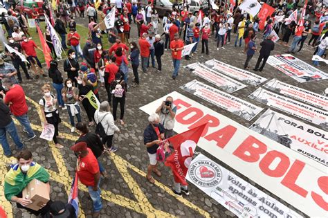 A Gazeta Manifestantes Fazem Ato Contra O Presidente Bolsonaro Em Vitória