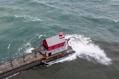 Photos November Gales Whip Up Large Waves On Lake Michigan