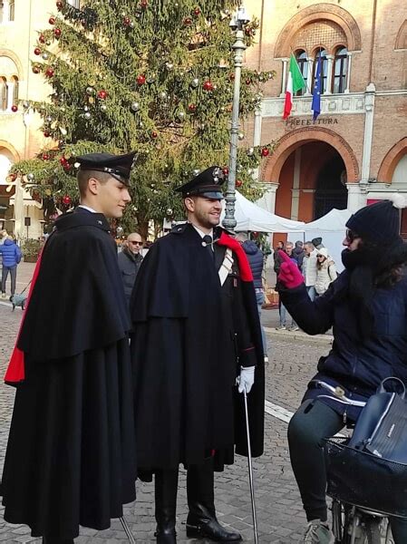 Natale A Treviso Carabinieri In Alta Uniforme Per I Controlli In Centro