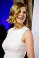 Reese Witherspoon Rosamund Pike Are White Hot At Oscar Nominees