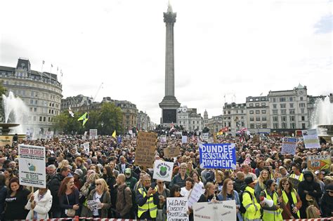 London Police Protesters Clash At Covid 19 Demonstration