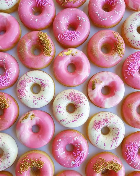 Fancy Donuts Cute Donuts Pink Donuts Delicious Donuts Delicious Desserts Yummy Desserts