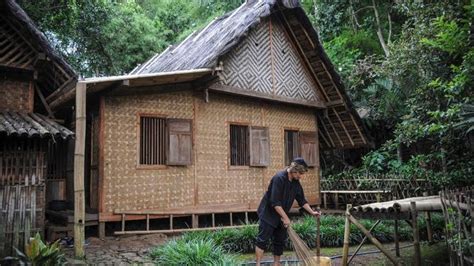 Rumah Adat Cikondang Tetap Menjaga Tradisi Dan Nilai Leluhur