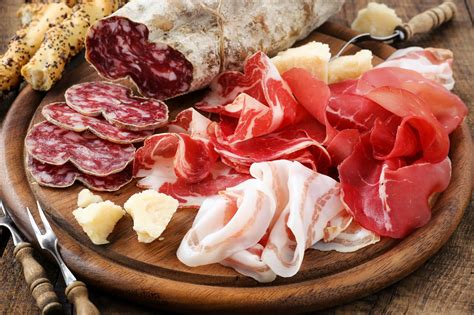 Cum Se Afuma Carnea De Porc De La Muschi Si Carnati La Slanina Si Oase