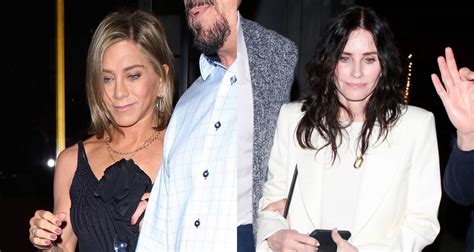 Jennifer Aniston & Courteney Cox Enjoy Night Out with Friends in ...