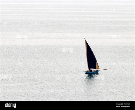 Ancient fishing boat in Suez canal Stock Photo - Alamy