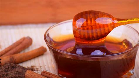 Rituales de amor Baños con canela y miel para atraer el amor