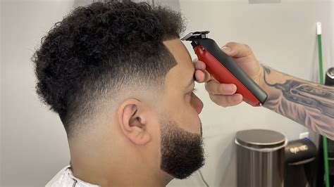 The Perfect Fade Barber Tutorial Youtube