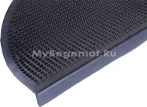 Резиновая накладка на ступени овальная "Иголки" (точки) 75х25х3 см ...