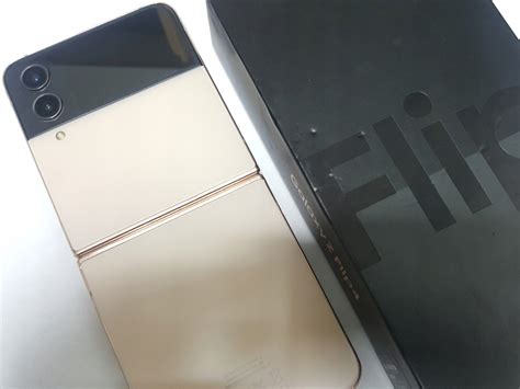 Smartfon Samsung Galaxy Z Flip4 8 GB / 256 GB 5G złoty - Sklep, Opinie ...