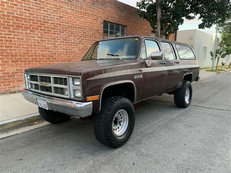 1984 Gmc Suburban 2500 4x4 Sierra Classic New Motor Lifted No Reserve