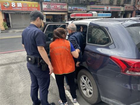 板橋老翁搭車報錯地址迷路 土城警護送返家