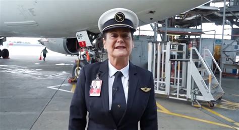 Wear A Push Up Bra Veteran Qantas Pilot Sues For Sexual Harassment