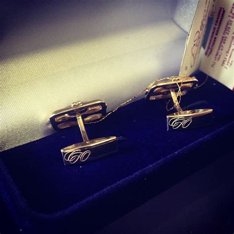 Лазерная гравировка на запонках. Серебряные запонки с гравировкой ...