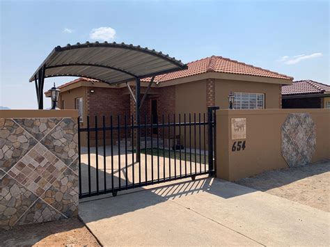 Rhino House In Mogwase North West Province