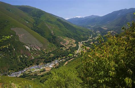 De Ruta Por El Parque Natural De Las Fuentes Del Narcea Asturias