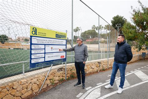 Comienzan las obras de renovación del campo de césped artificial del