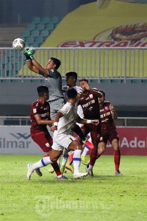 Persis Solo Hadapi Persiba Balikpapan Foto Tribunnews