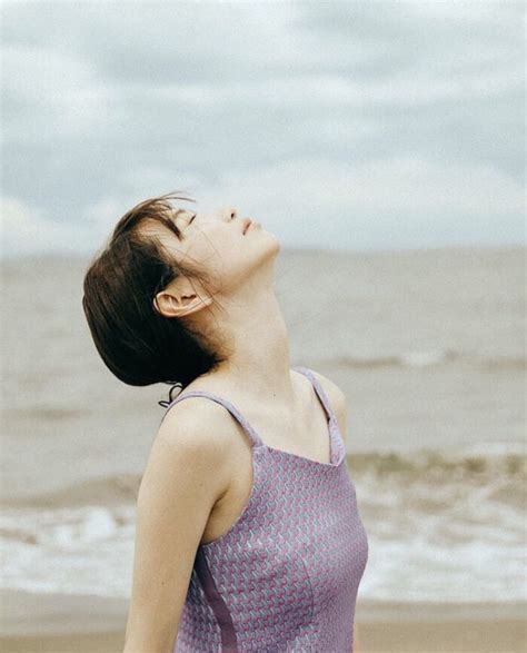 岡本夏美のグラビア画像59枚【可愛すぎてやばいです！】 水着画像のまとめサイト「mizugazo（ミズガゾ）」