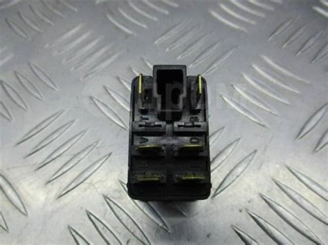 Купить Кнопка открывания лючка бензобака Уаз Патриот 2008 2.3 Iveco ...