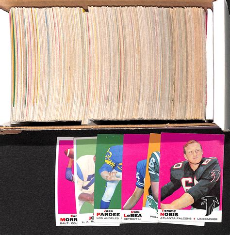 Lot Detail Assorted Topps Football Cards W Minor Stars