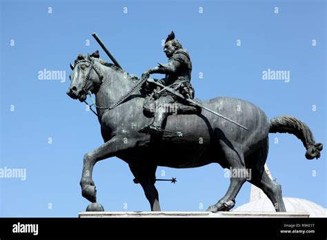 Donatellos 1453 Bronze Statue Of Gattamelata Standing Outside Basilica