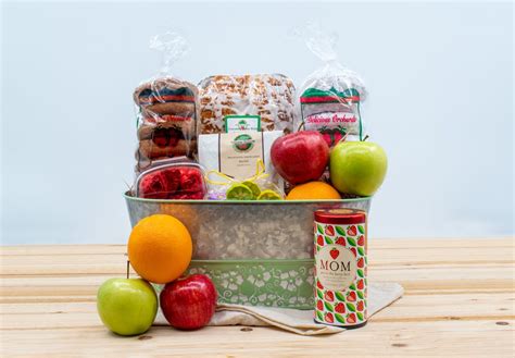 Deluxe Mother’s Day Gift Basket – Delicious Orchards