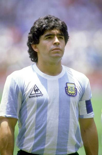 Famous Soccer Players Blog DDI: Soccer Star - Diego Maradona, retired ...