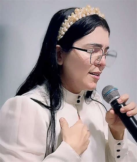 Cantora gospel é encontrada morta e carbonizada