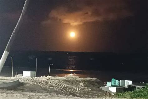 Assista Vídeo que mostra bola de fogo no céu de Maceió viraliza na