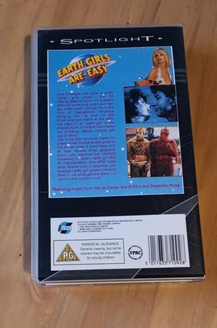 Earth Girls Are Easy Vhs Video Jeff Goldblum Geena Davis