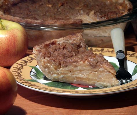 Apple Pie with Streusel Topping