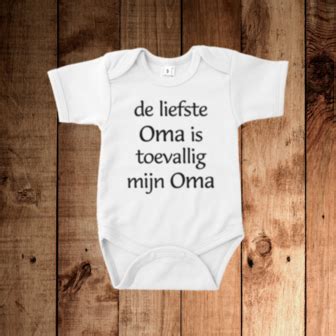 Romper De Liefste Oma Is Toevallig Mijn Oma Woordsticker Nl