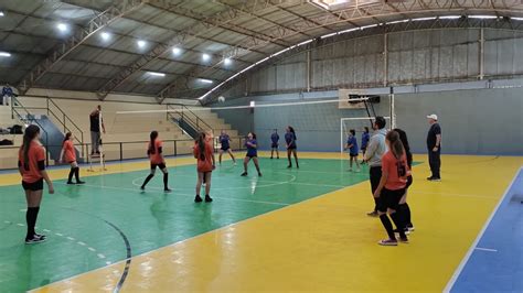 Escola Guita Federmann Campe No Voleibol Masculino E Feminino Dos