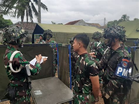 Prajurit Yonpom Marinir Laksanakan Latihan Pengurusan Tawanan Perang