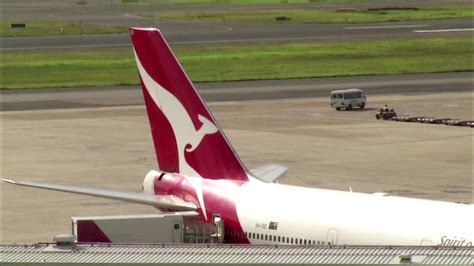 Australias Qantas Pushes Back International Flights Youtube