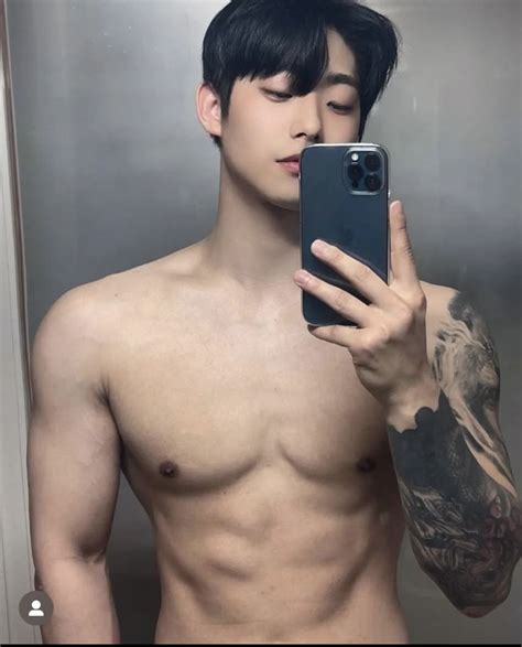 Pin by polett perez on Guardado rápido Hot korean guys Cute asian