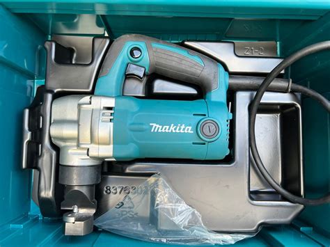 MAKITA JN3201J Electric Nibbler (3.2MM), Furniture & Home Living, Home ...