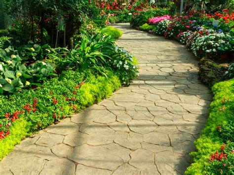 Flagstone Walkway Design How To Install A Flagstone Walkway