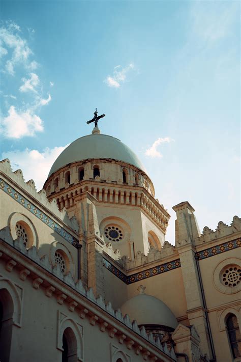 Altar in Cathedral · Free Stock Photo