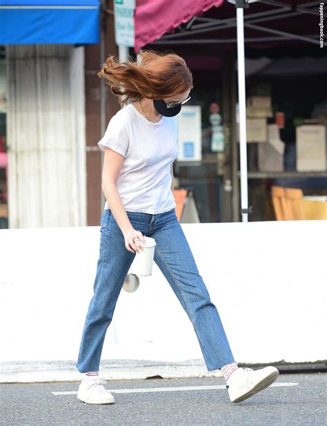 Zoey Deutch Nude OnlyFans Leaks Fappening Page FappeningBook